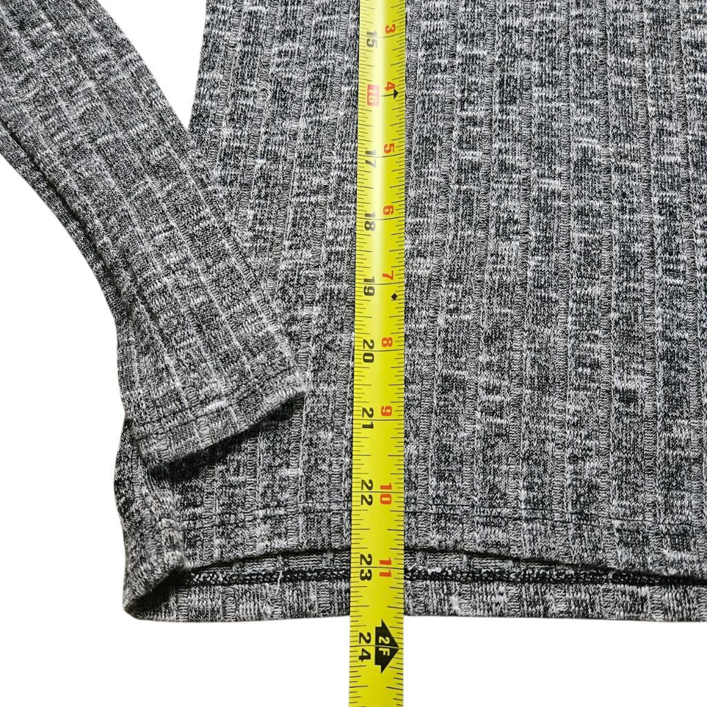 American Eagle Medium Gray Cold Shoulder Ribbed Long Sleeve Top - Picture 7 of 7